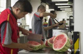 娱乐吃瓜酱快递小哥